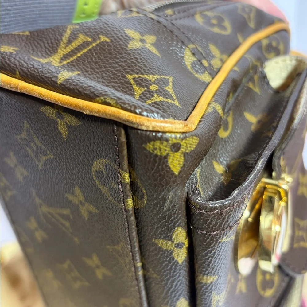 AUTHENTIC Louis Vuitton Monogram Manhattan PM
